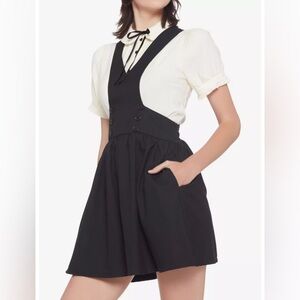 Hot Topic Black Bib Suspender Skirt sz 1